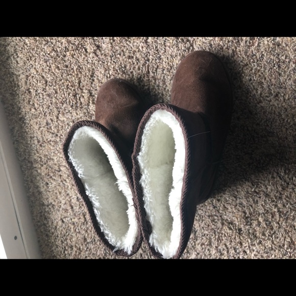 Shoes - Picture 2 of 4